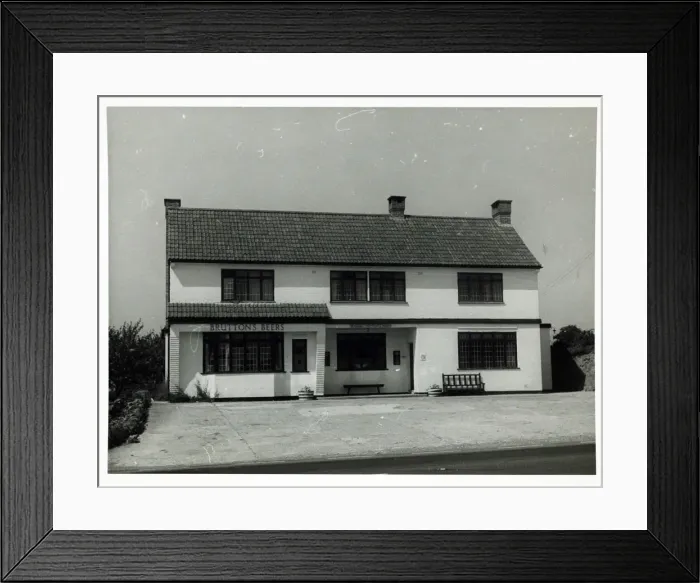 Framed Print : Photograph of Poulett Inn, South Petherton, Somerset Framed Print : Photograph of Poulett Inn, South Petherton, Somerset