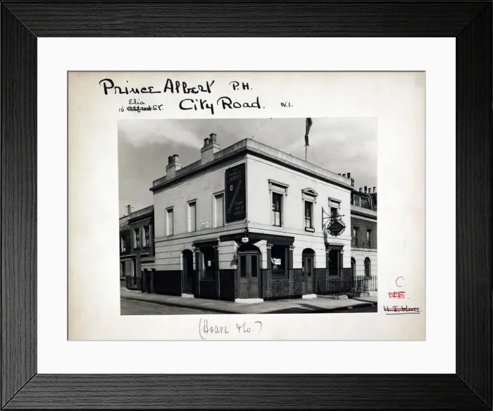 Framed Print : Photograph of Prince Albert PH, Islington, London Framed Print : Photograph of Prince Albert PH, Islington, London