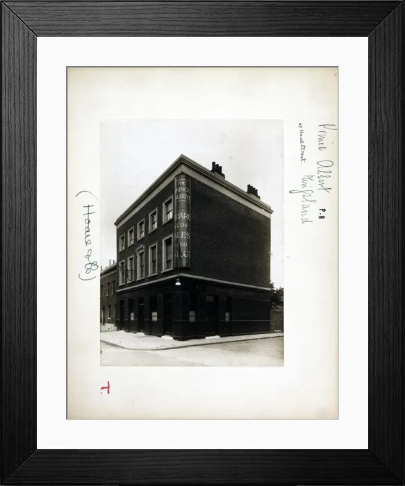 Framed Print : Photograph of Prince Albert PH, Kingsland, London Framed Print : Photograph of Prince Albert PH, Kingsland, London