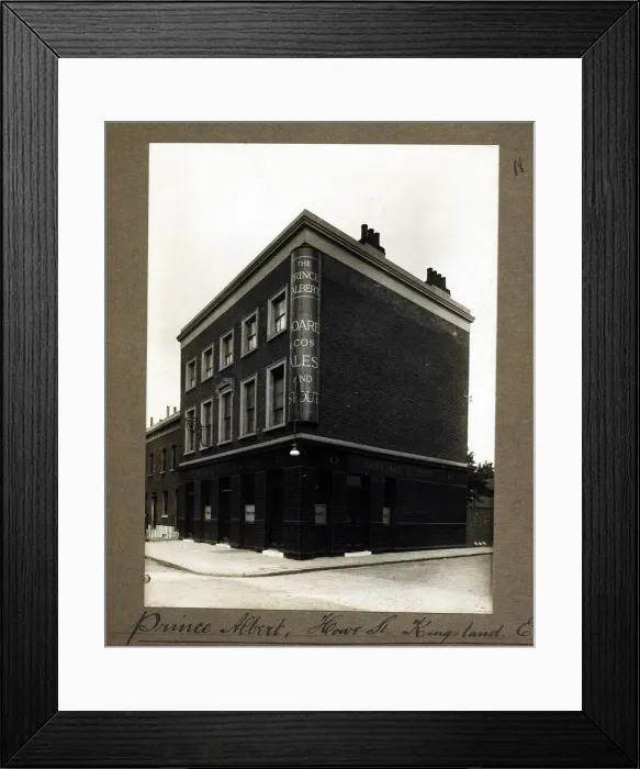 Framed Print : Photograph of Prince Albert PH, Kingsland, London Framed Print : Photograph of Prince Albert PH, Kingsland, London