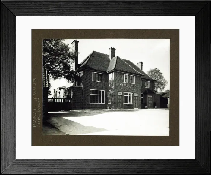 Framed Print : Photograph of Prince Of Wales PH, Chingford Hatch, London Framed Print : Photograph of Prince Of Wales PH, Chingford Hatch, London