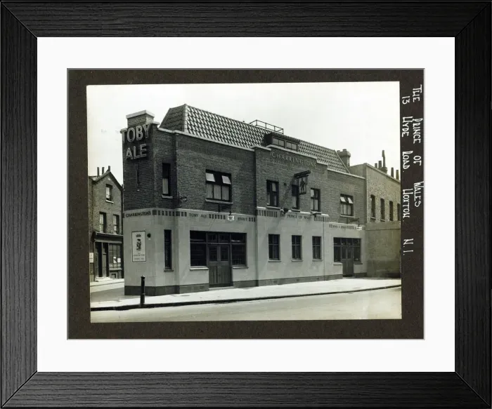 Framed Print : Photograph of Prince Of Wales PH, Hoxton (Hyde Road), London Framed Print : Photograph of Prince Of Wales PH, Hoxton (Hyde Road), London