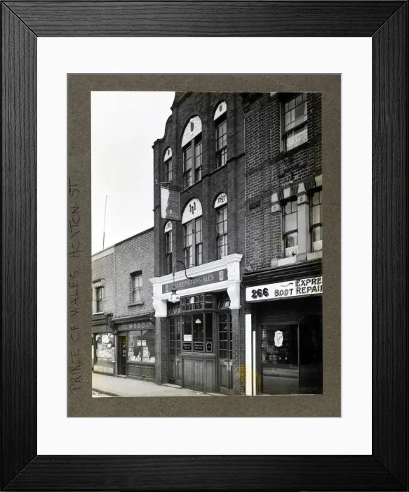 Framed Print : Photograph of Prince Of Wales PH, Hoxton Street, London Framed Print : Photograph of Prince Of Wales PH, Hoxton Street, London