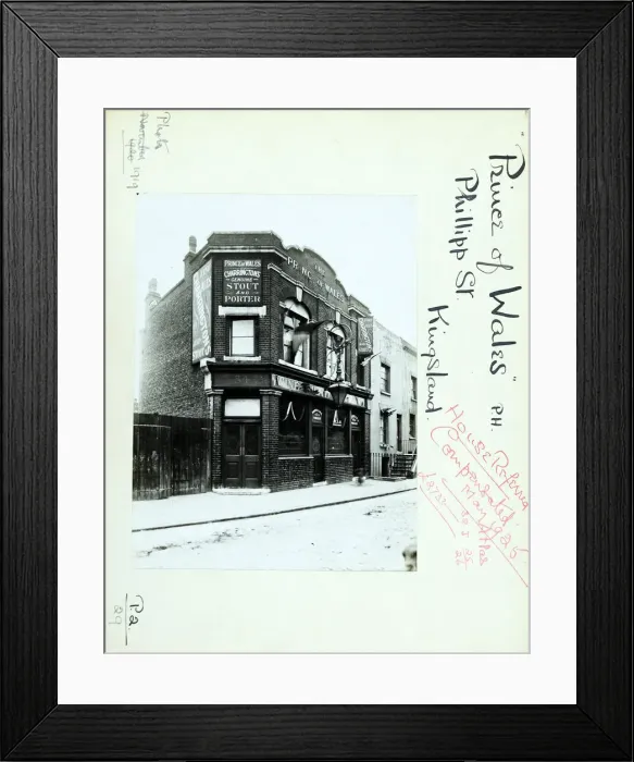 Framed Print : Photograph of Prince Of Wales PH, Kingsland, London Framed Print : Photograph of Prince Of Wales PH, Kingsland, London