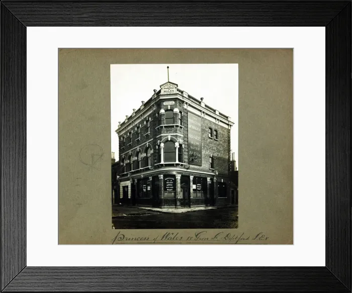Framed Print : Photograph of Princess Of Wales PH, Deptford, London Framed Print : Photograph of Princess Of Wales PH, Deptford, London