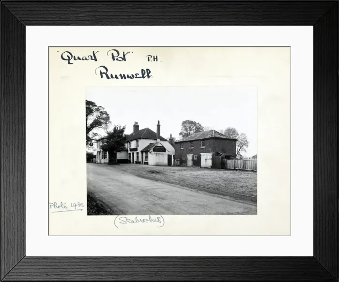 Framed Print : Photograph of Quart Pot PH, Runwell, Essex Framed Print : Photograph of Quart Pot PH, Runwell, Essex