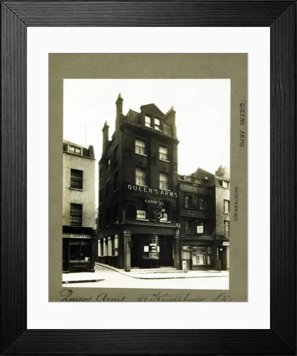 Framed Print : Photograph of Queens Arms, Knightsbridge, London Framed Print : Photograph of Queens Arms, Knightsbridge, London