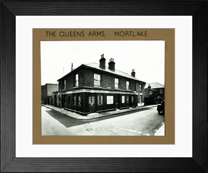 Framed Print : Photograph of Queens Arms, Mortlake, London Framed Print : Photograph of Queens Arms, Mortlake, London