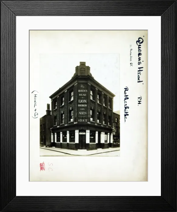 Framed Print : Photograph of Queens Head PH, Rotherhithe, London Framed Print : Photograph of Queens Head PH, Rotherhithe, London