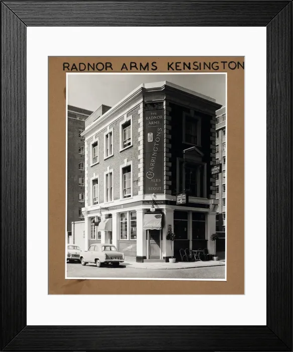 Framed Print : Photograph of Radnor Arms, Kensington, London Framed Print : Photograph of Radnor Arms, Kensington, London
