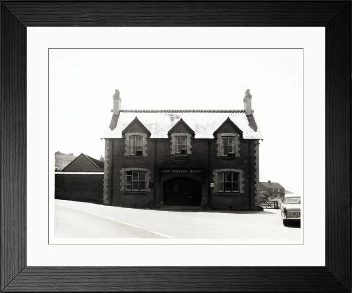Framed Print : Photograph of Railway Hotel, Cole, Somerset Framed Print : Photograph of Railway Hotel, Cole, Somerset