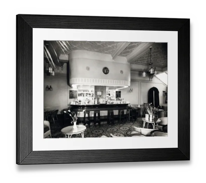 Framed Print : Photograph of Railway Hotel, Putney, London Framed Print : Photograph of Railway Hotel, Putney, London