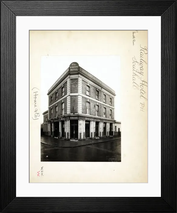Framed Print : Photograph of Railway Hotel, Southall, Greater London Framed Print : Photograph of Railway Hotel, Southall, Greater London