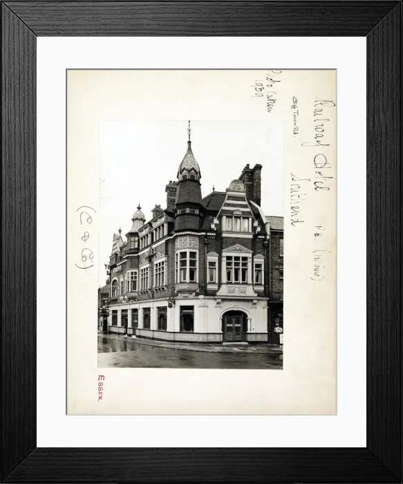 Framed Print : Photograph of Railway Hotel, Southend, Essex Framed Print : Photograph of Railway Hotel, Southend, Essex