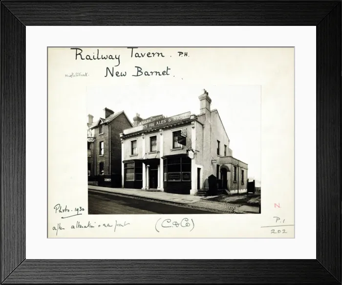 Framed Print : Photograph of Railway Tavern, New Barnet, Greater London Framed Print : Photograph of Railway Tavern, New Barnet, Greater London