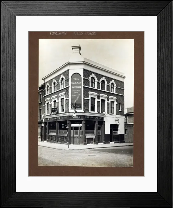 Framed Print : Photograph of Railway Tavern, Old Ford, London Framed Print : Photograph of Railway Tavern, Old Ford, London
