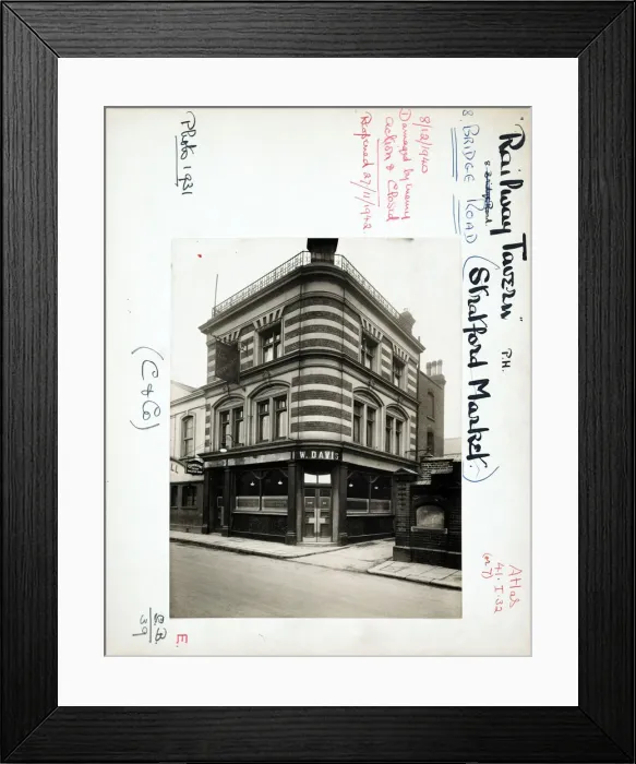 Framed Print : Photograph of Railway Tavern, Stratford Market, London Framed Print : Photograph of Railway Tavern, Stratford Market, London