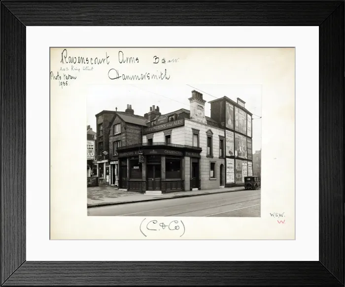 Framed Print : Photograph of Ravenscourt Arms, Hammersmith (Old), London