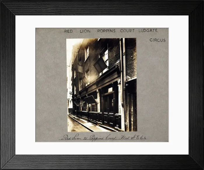 Framed Print : Photograph of Red Lion PH, Ludgate Circus, London Framed Print : Photograph of Red Lion PH, Ludgate Circus, London