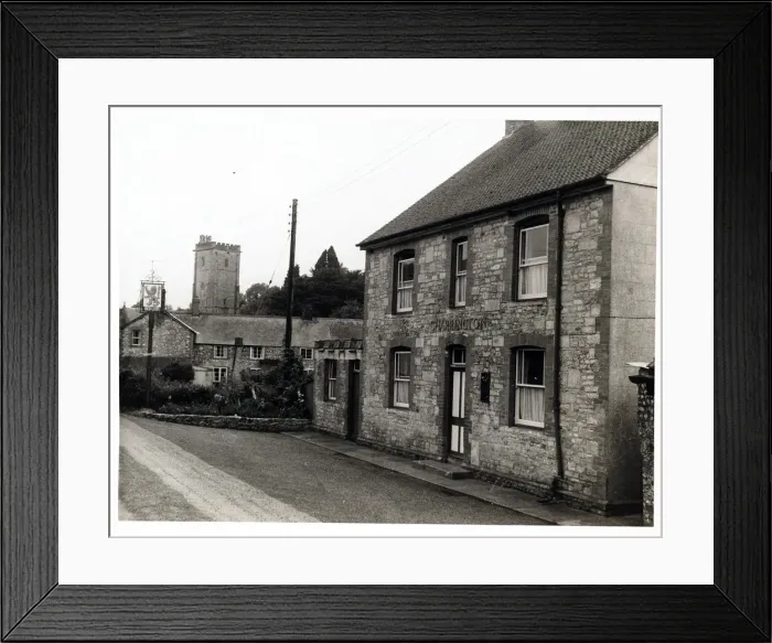 Framed Print : Photograph of Red Lion PH, Membury, Devon Framed Print : Photograph of Red Lion PH, Membury, Devon