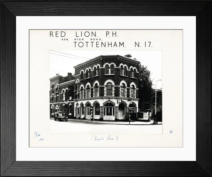 Framed Print : Photograph of Red Lion PH, Tottenham, London Framed Print : Photograph of Red Lion PH, Tottenham, London