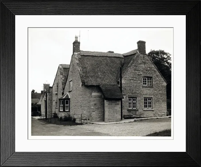 Framed Print : Red Lion Inn, Babcary, nr. Somerton, Somerset Framed Print : Red Lion Inn, Babcary, nr. Somerton, Somerset