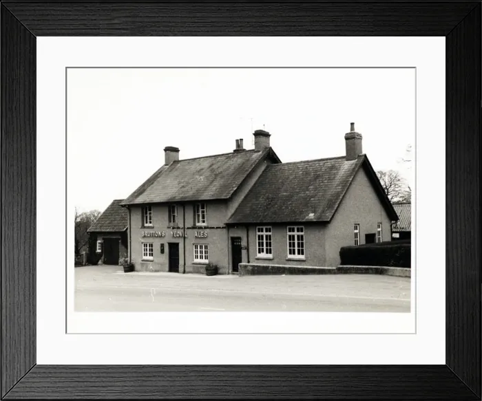 Framed Print : Photograph of Rest & Welcombe PH, Dorchester, Dorset Framed Print : Photograph of Rest & Welcombe PH, Dorchester, Dorset