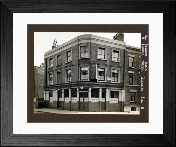 Framed Print : Photograph of Richmond Arms, Caledonian Road, London Framed Print : Photograph of Richmond Arms, Caledonian Road, London