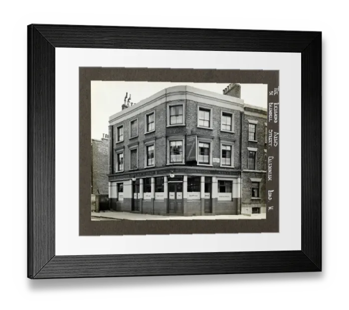 Framed Print : Photograph of Richmond Arms, Caledonian Road, London Framed Print : Photograph of Richmond Arms, Caledonian Road, London