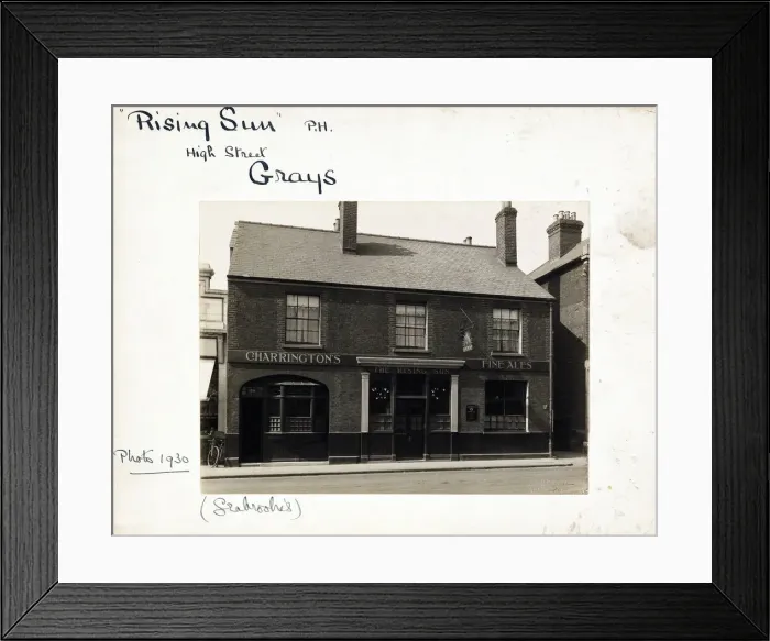 Framed Print : Photograph of Rising Sun PH, Grays, Essex Framed Print : Photograph of Rising Sun PH, Grays, Essex