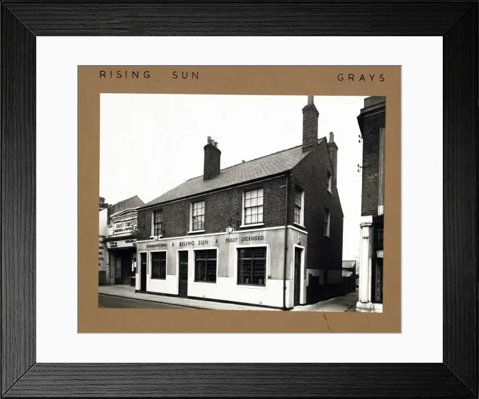 Framed Print : Photograph of Rising Sun PH, Grays, Essex Framed Print : Photograph of Rising Sun PH, Grays, Essex