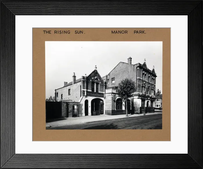 Framed Print : Photograph of Rising Sun PH, Manor Park, London Framed Print : Photograph of Rising Sun PH, Manor Park, London