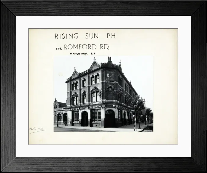 Framed Print : Photograph of Rising Sun PH, Manor Park, London Framed Print : Photograph of Rising Sun PH, Manor Park, London