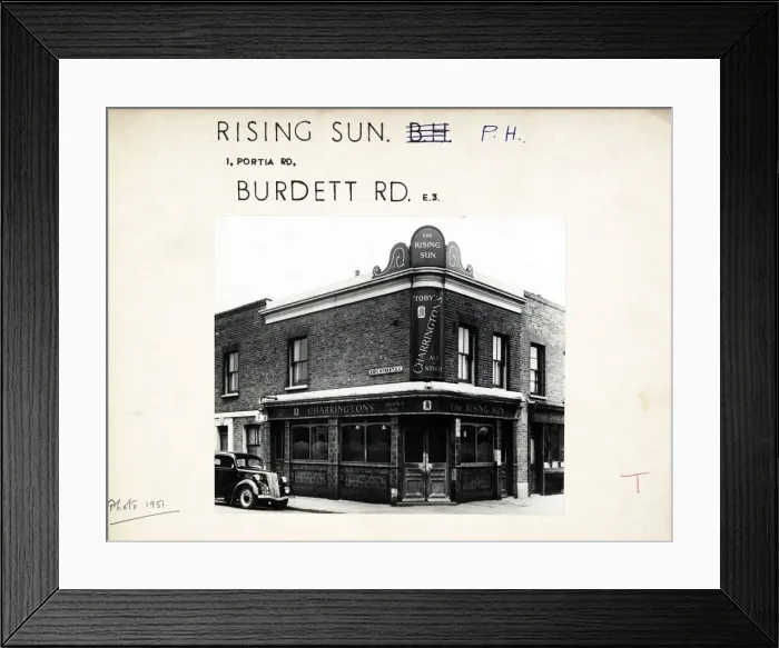 Framed Print : Photograph of Rising Sun PH, Mile End, London Framed Print : Photograph of Rising Sun PH, Mile End, London