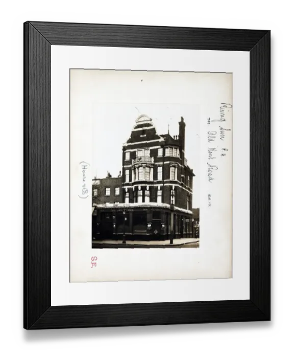 Framed Print : Photograph of Rising Sun PH, Old Kent Road, London Framed Print : Photograph of Rising Sun PH, Old Kent Road, London