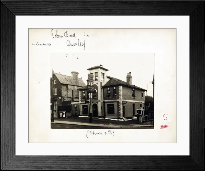 Framed Print : Photograph of Robin Hood PH, Anerley, Greater London Framed Print : Photograph of Robin Hood PH, Anerley, Greater London