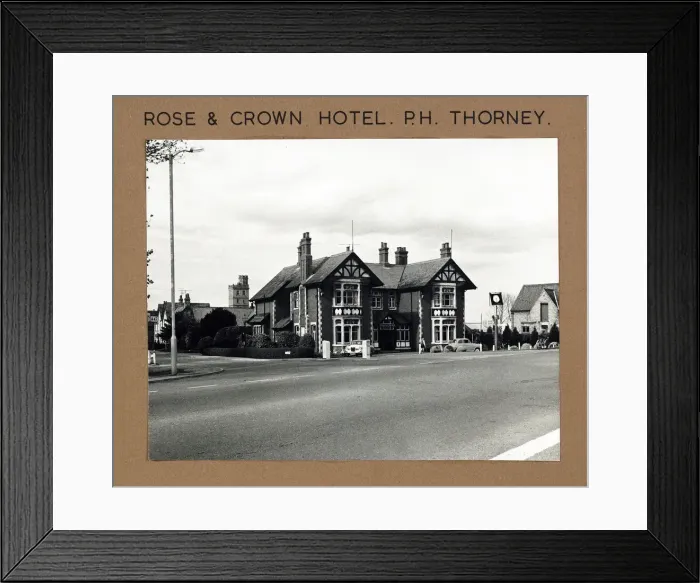 Framed Print : Photograph of Rose & Crown PH, Thorney, Cambridgeshire Framed Print : Photograph of Rose & Crown PH, Thorney, Cambridgeshire
