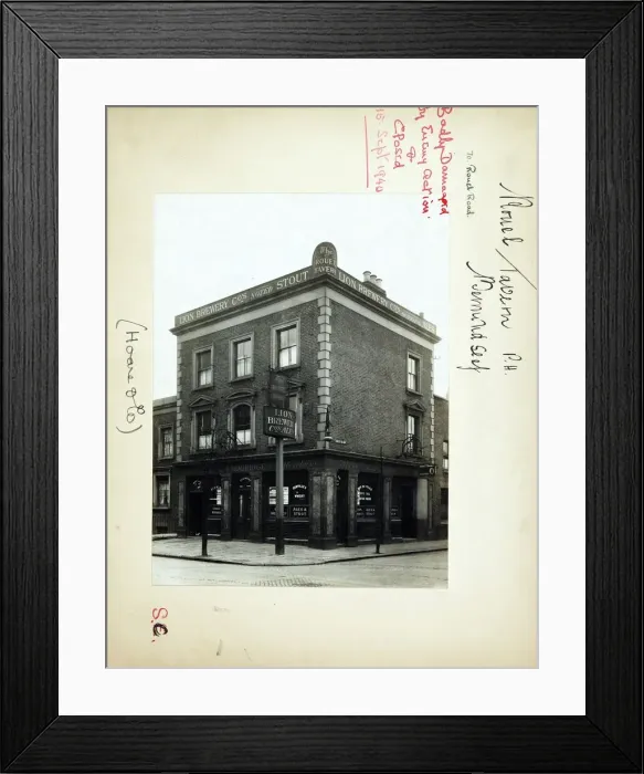 Framed Print : Photograph of Rouel Tavern, Bermondsey, London Framed Print : Photograph of Rouel Tavern, Bermondsey, London