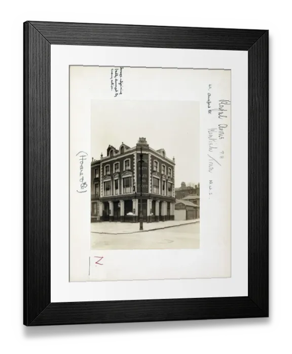 Framed Print : Photograph of Royal Arms, Kentish Town, London Framed Print : Photograph of Royal Arms, Kentish Town, London