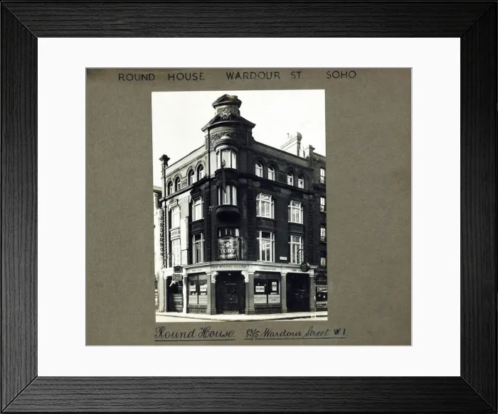 Framed Print : Photograph of Round House PH, Soho, London Framed Print : Photograph of Round House PH, Soho, London