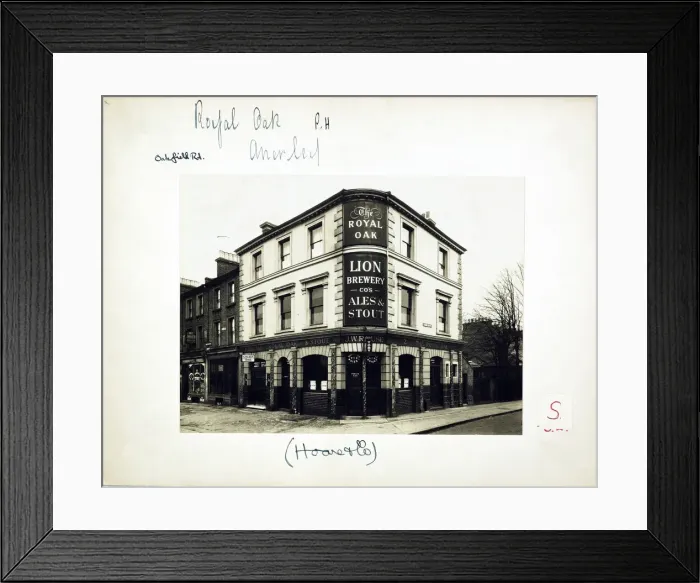 Framed Print : Photograph of Royal Oak PH, Anerley, Greater London Framed Print : Photograph of Royal Oak PH, Anerley, Greater London
