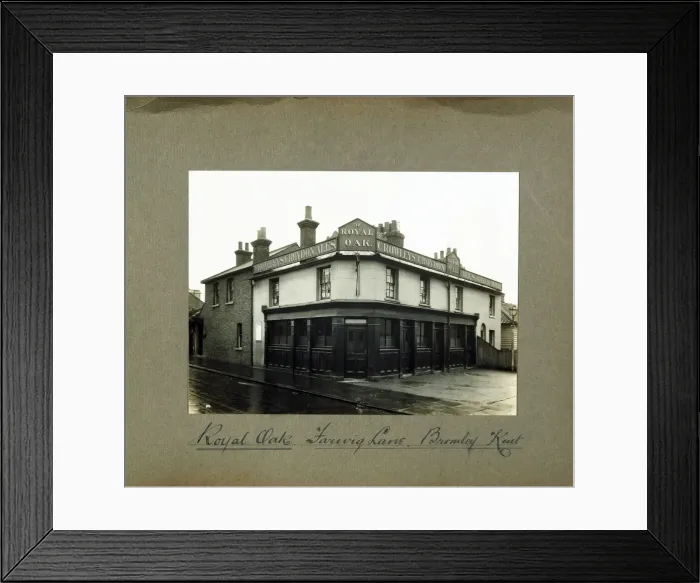 Framed Print : Photograph of Royal Oak PH, Bromley, Greater London Framed Print : Photograph of Royal Oak PH, Bromley, Greater London