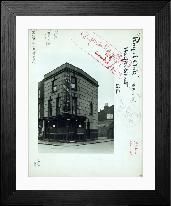 Framed Print : Photograph of Royal Oak PH, Newington, London Framed Print : Photograph of Royal Oak PH, Newington, London