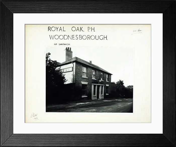 Framed Print : Photograph of Royal Oak PH, Sandwich, Kent