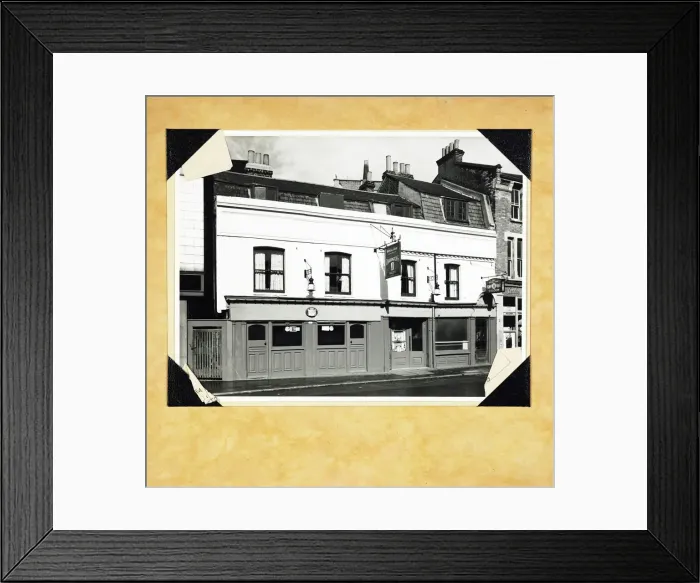 Framed Print : Photograph of Royal Oak PH, Croydon, Surrey Framed Print : Photograph of Royal Oak PH, Croydon, Surrey