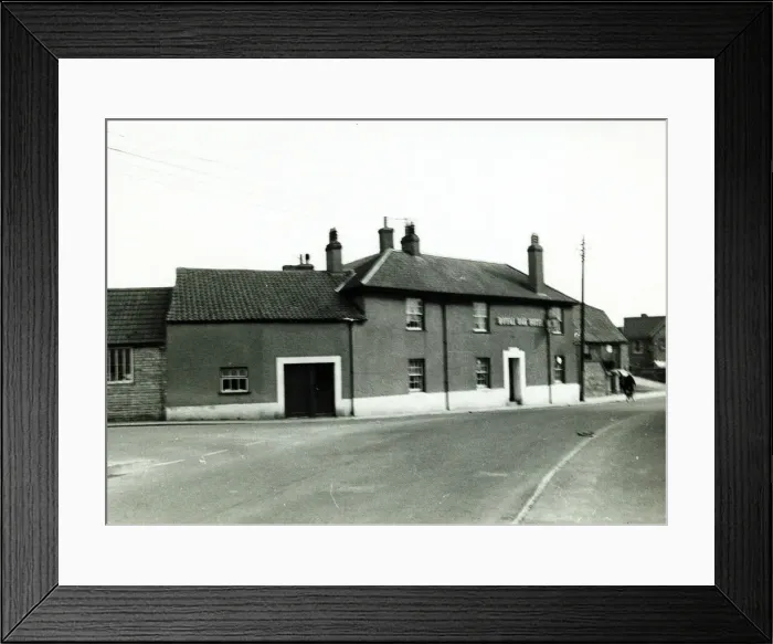Framed Print : Photograph of Royal Oak Hotel, Somerton, Somerset Framed Print : Photograph of Royal Oak Hotel, Somerton, Somerset