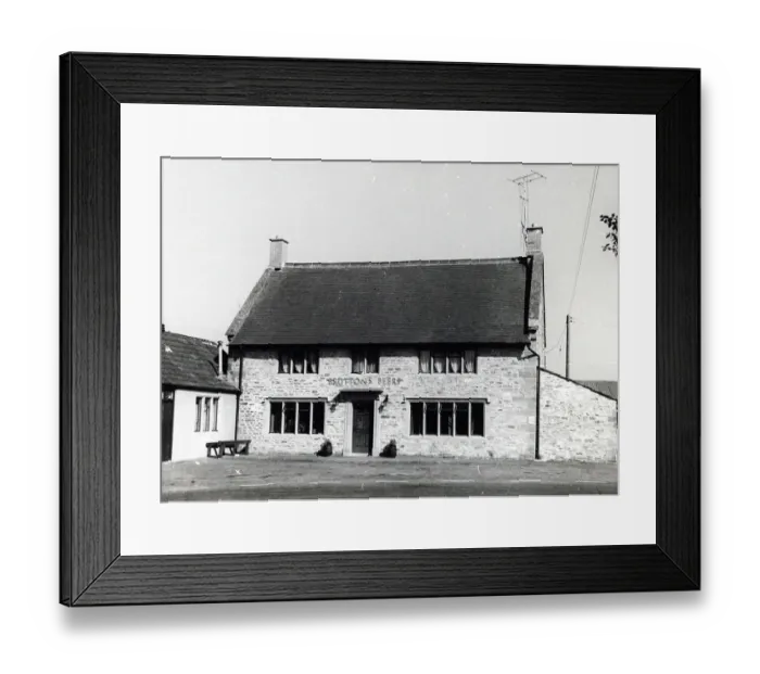 Framed Print : Photograph of Royal Oak Inn, Yeovil, Somerset Framed Print : Photograph of Royal Oak Inn, Yeovil, Somerset