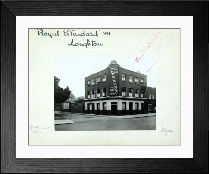 Framed Print : Photograph of Royal Standard PH, Loughton, Essex Framed Print : Photograph of Royal Standard PH, Loughton, Essex