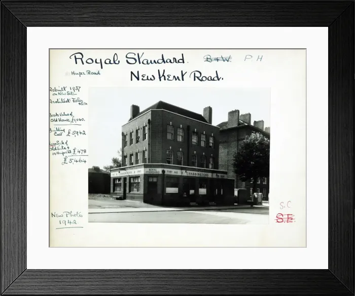 Framed Print : Photograph of Royal Standard PH, New Kent Road (New), London Framed Print : Photograph of Royal Standard PH, New Kent Road (New), London