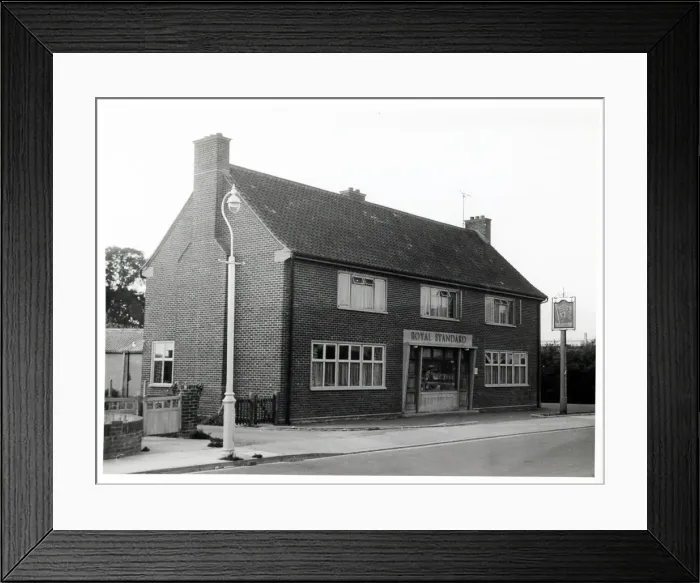 Framed Print : Photograph of Royal Standard PH, Yeovil, Somerset Framed Print : Photograph of Royal Standard PH, Yeovil, Somerset